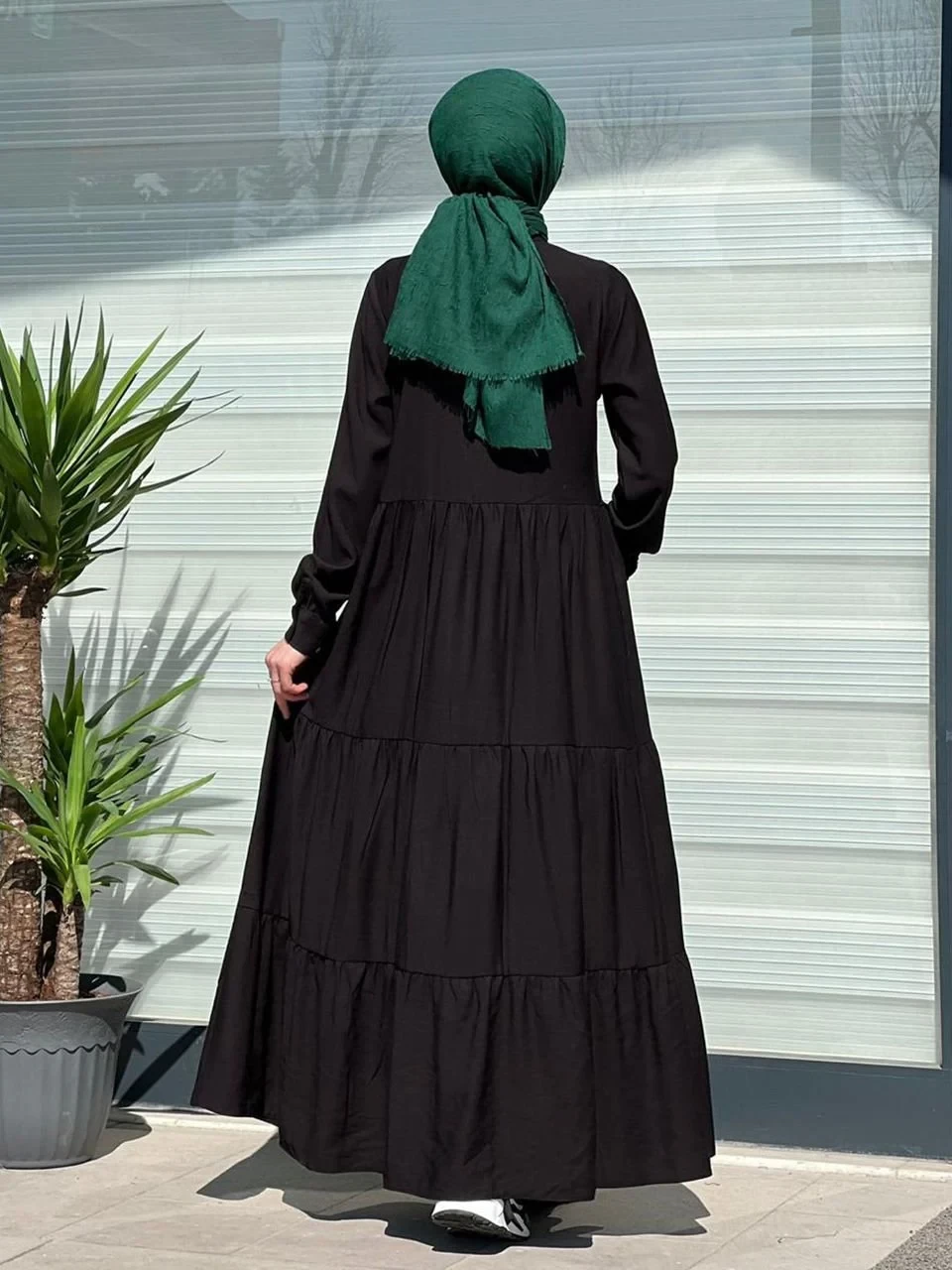 Lilya Black Dress